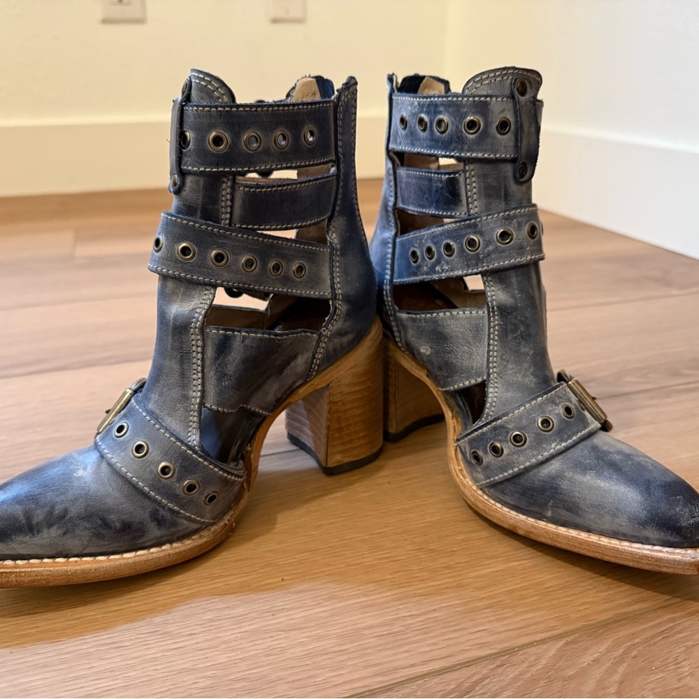 Freebird Joust Blue Buckle Heeled Boots. Brand new - Picture 4 of 6
